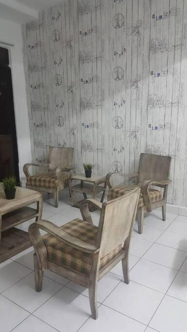 3Rooms 10Pax Mc 5 Star Hotel Sofa&Bed Mrt Mcd Axiata Seri Kembangan Zewnętrze zdjęcie